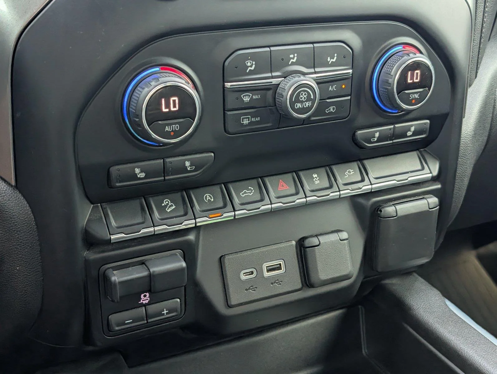Used 2021 SUMMIT WHITE Chevrolet LT Trail Boss image 20