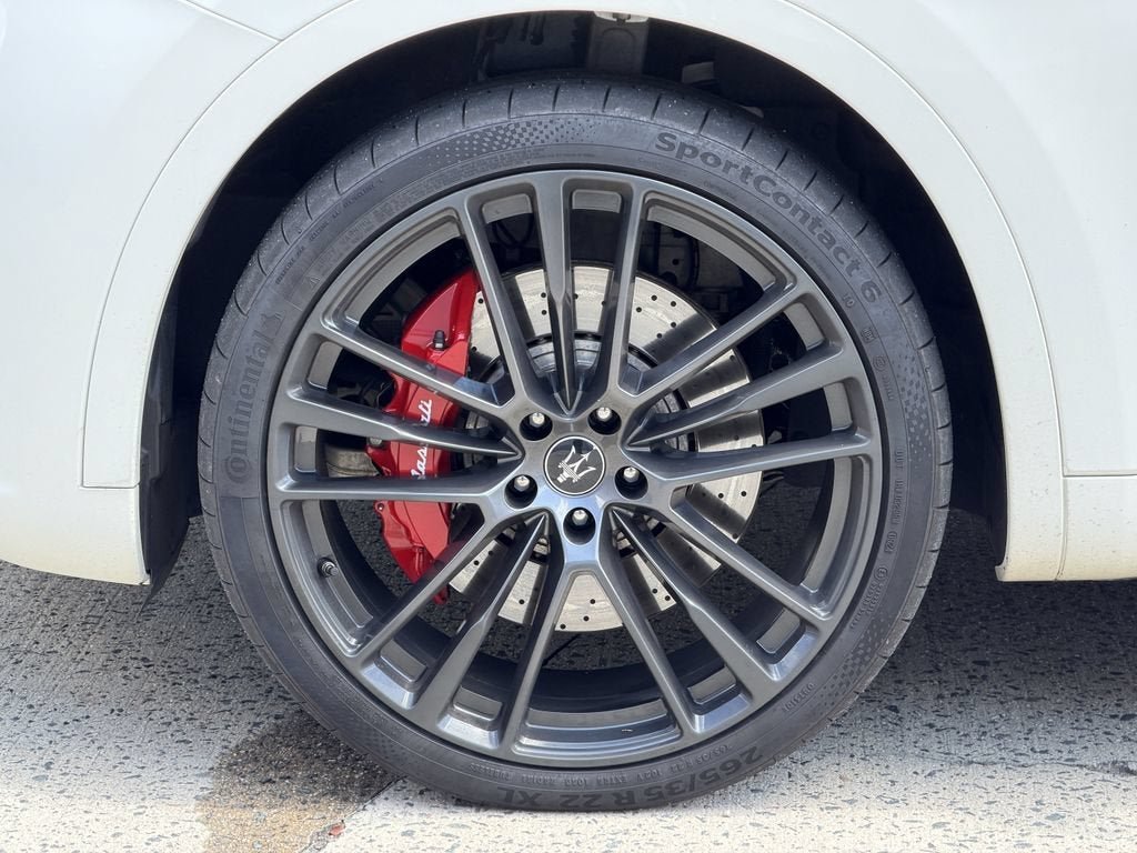 Used 2022 Bianco Maserati Trofeo image 11