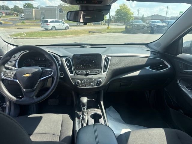 Used 2023 Gray Chevrolet LT image 24
