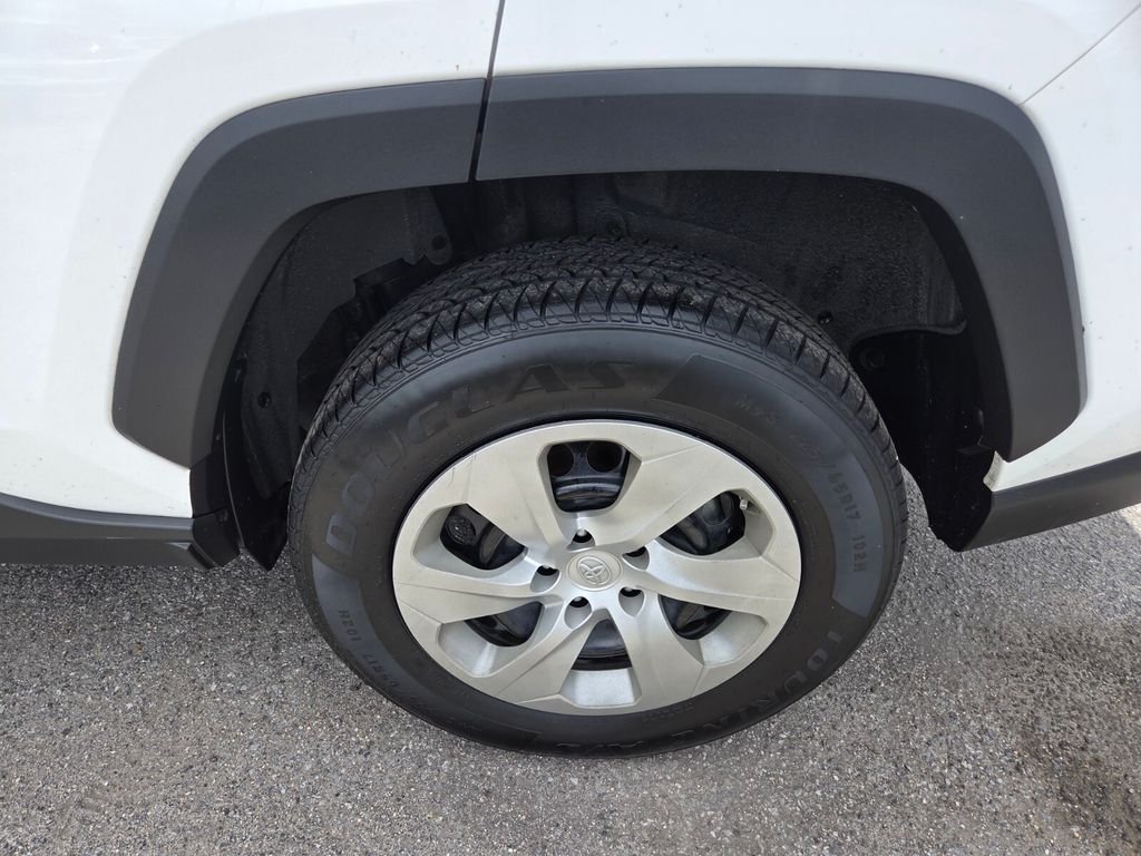 Used 2021 White Toyota LE image 24