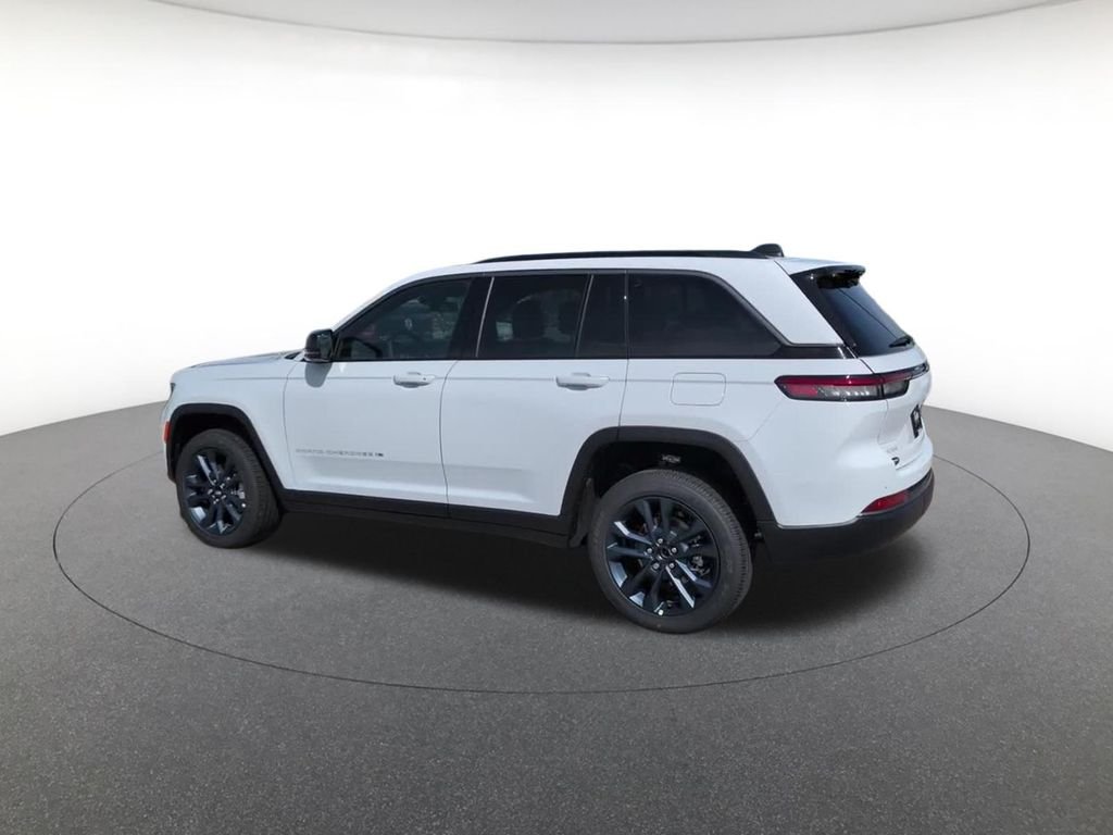 New 2026 White Jeep  image 10