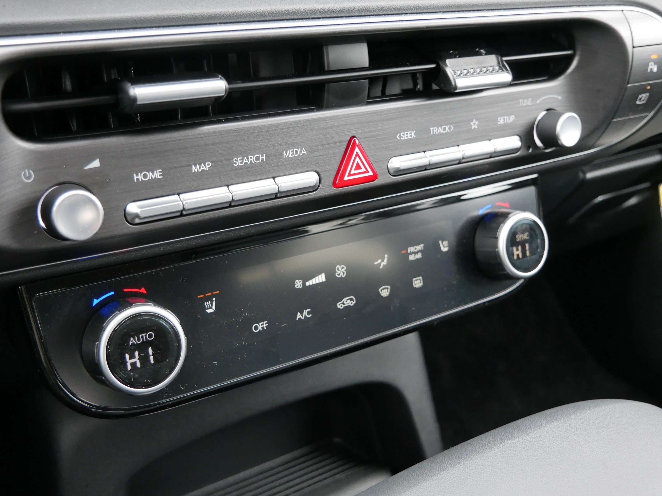 Certified Used 2026 Ecotronic Gray Pearl Hyundai SEL 7P image 22