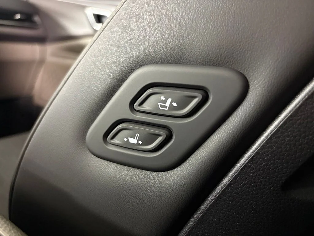 New 2026 Ceramic Silver Kia EX image 36
