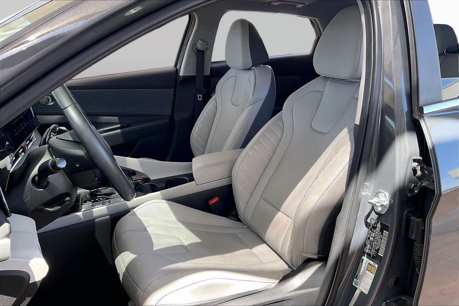 Pre-Owned 2025 Hyundai Elantra Limited