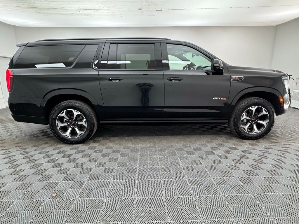 Used 2025 Onyx Black GMC AT4 Ultimate image 11
