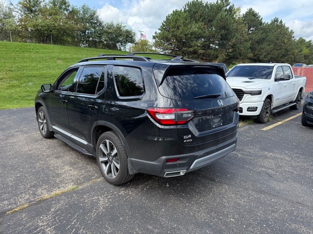 Used 2025 Black Honda Touring image 2