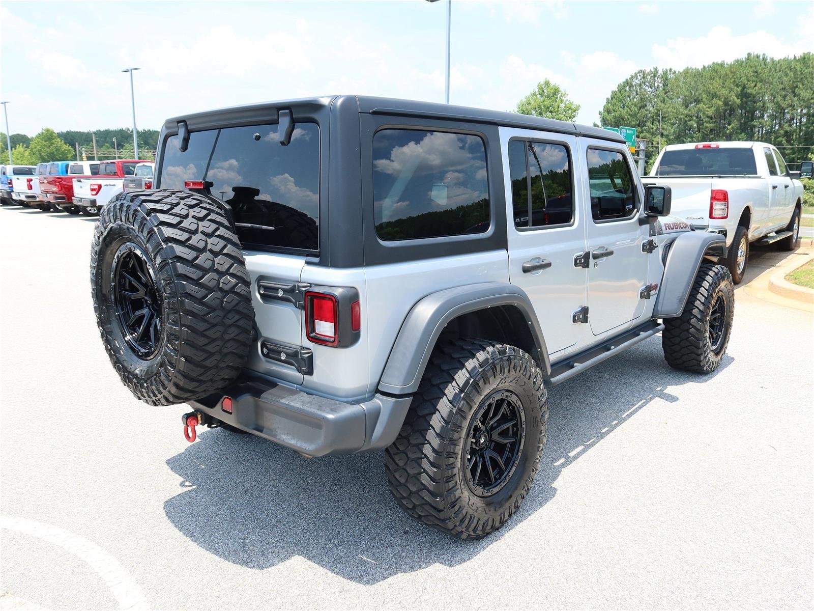 Used 2023 Silver Zynith Clearcoat Jeep Rubicon image 7