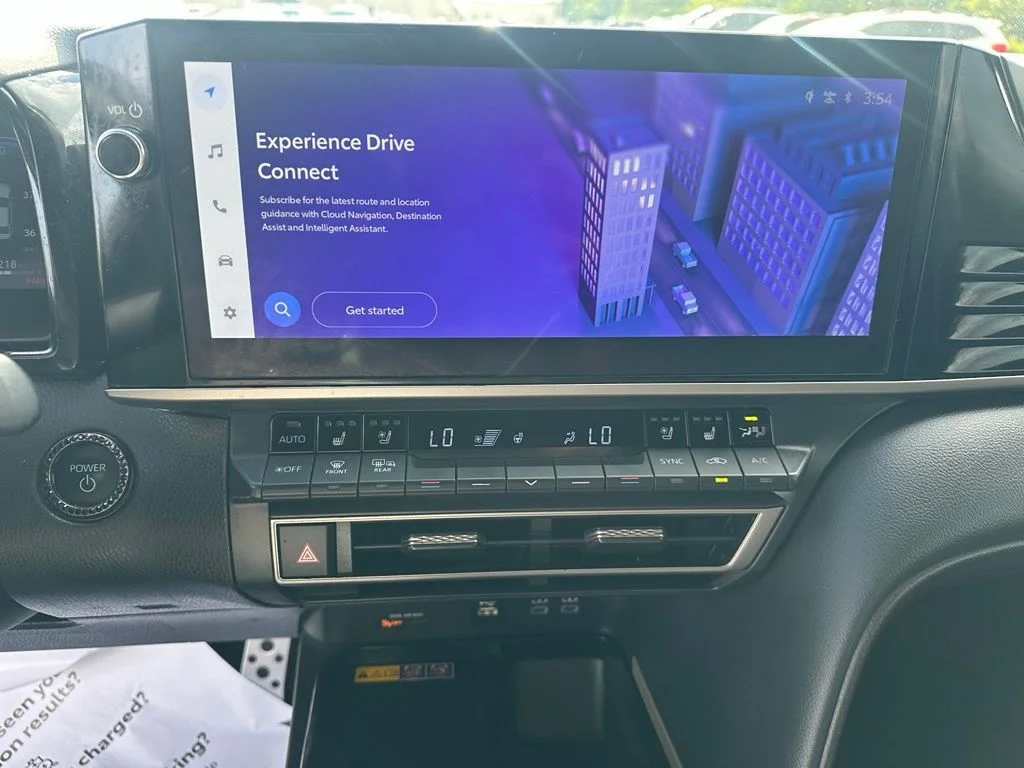 2025 Toyota Camry XSE - Photo 16
