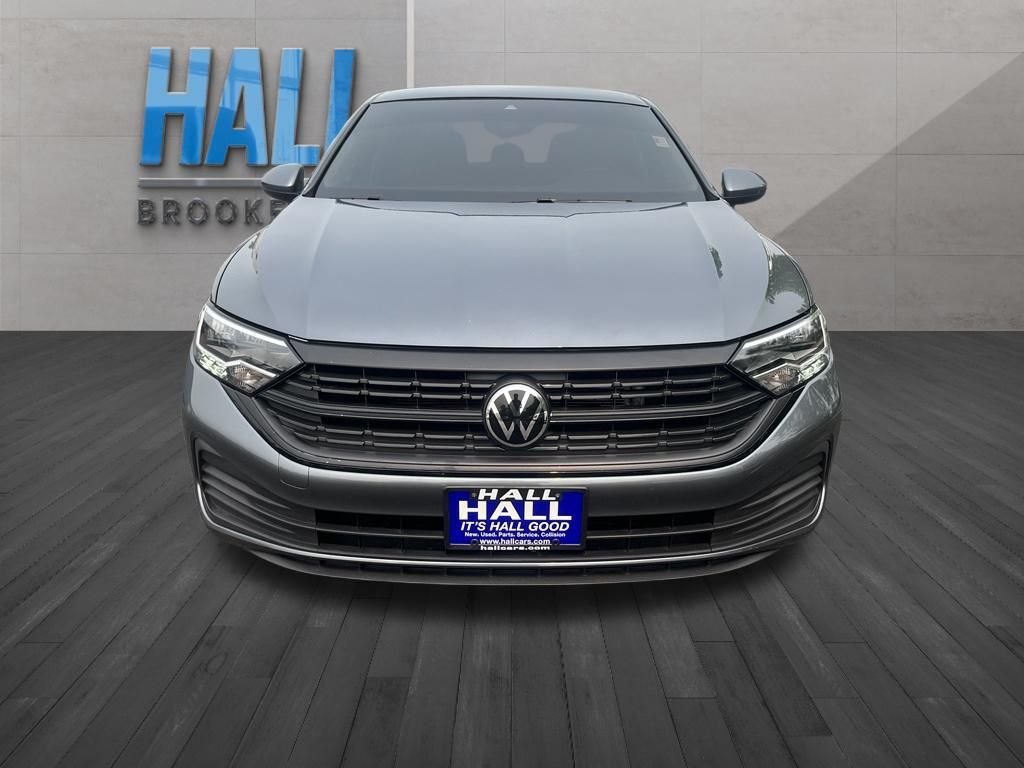 Certified Used 2024 Gray Volkswagen 1.5T SE image 9