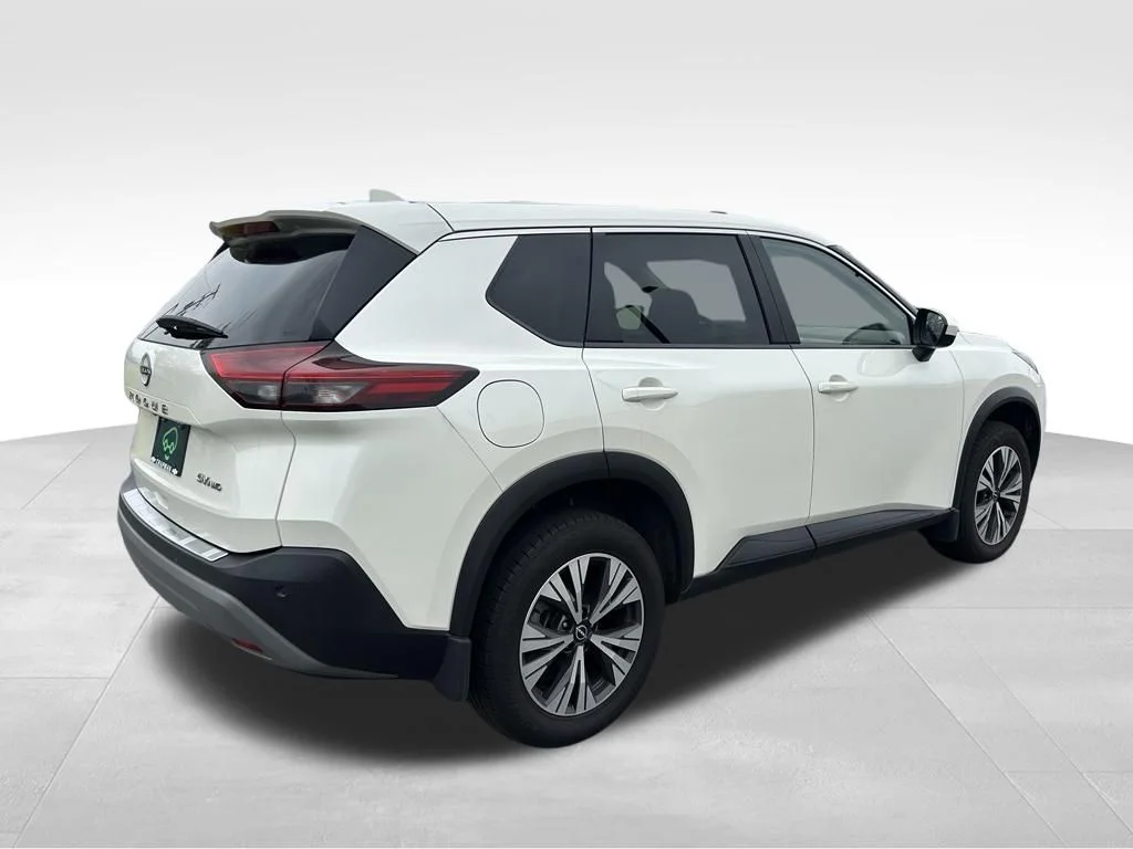 Used 2023 White Nissan SV image 4