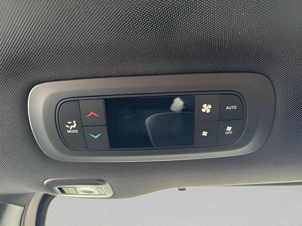 2026 Chrysler Pacifica Limited - Photo 33