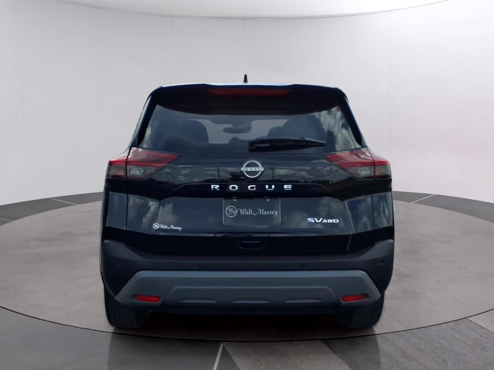 Used 2023 Super Black Nissan SV image 4