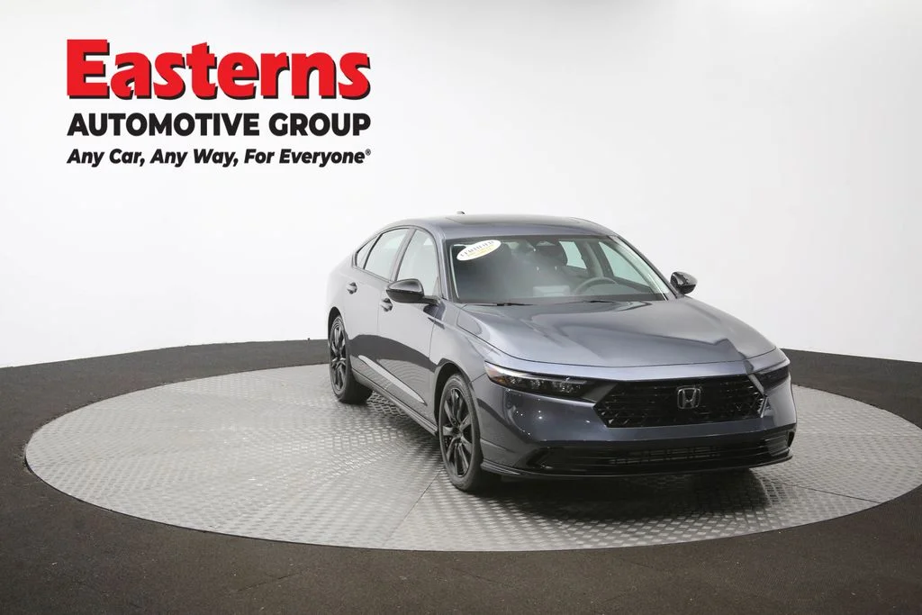 Used 2025 Gray Honda SE image 51