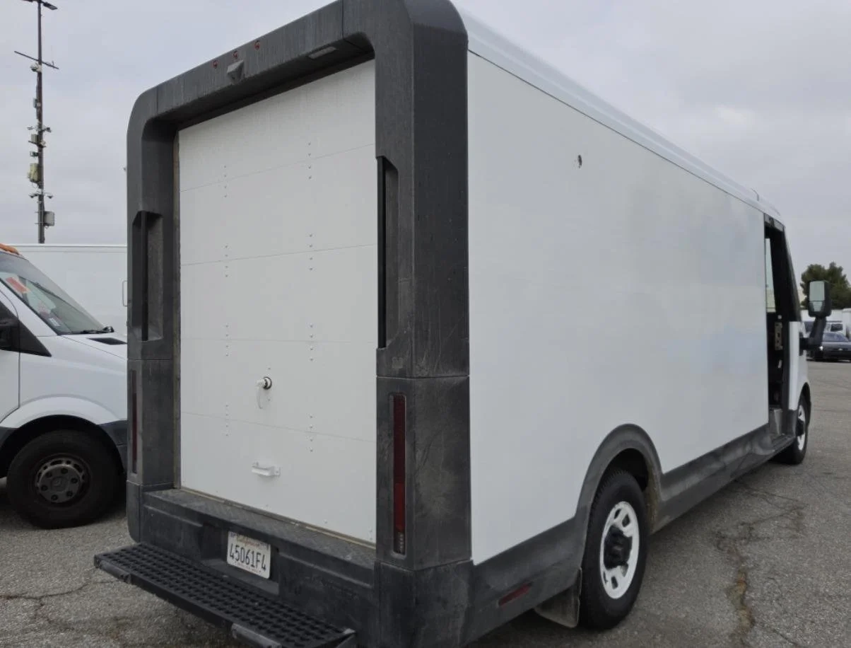 Used 2024 Oyster White BrightDrop EJY image 8
