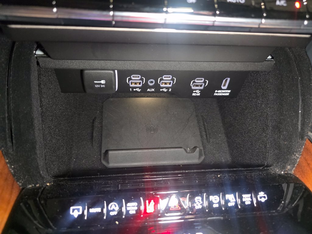 Used 2023 White Jeep Series III image 30