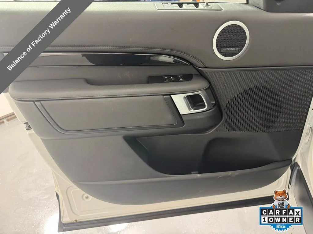 Used 2023 Fuji White Land Rover S image 11