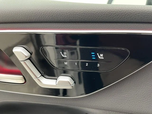 New 2026 Polar White Mercedes-Benz GLC 300 image 36