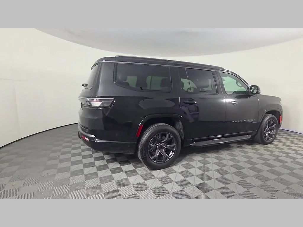 New 2026 High Gloss Black Exterior Paint Jeep Limited Altitude image 27