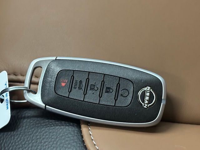 Used 2025 Black Nissan Platinum image 35