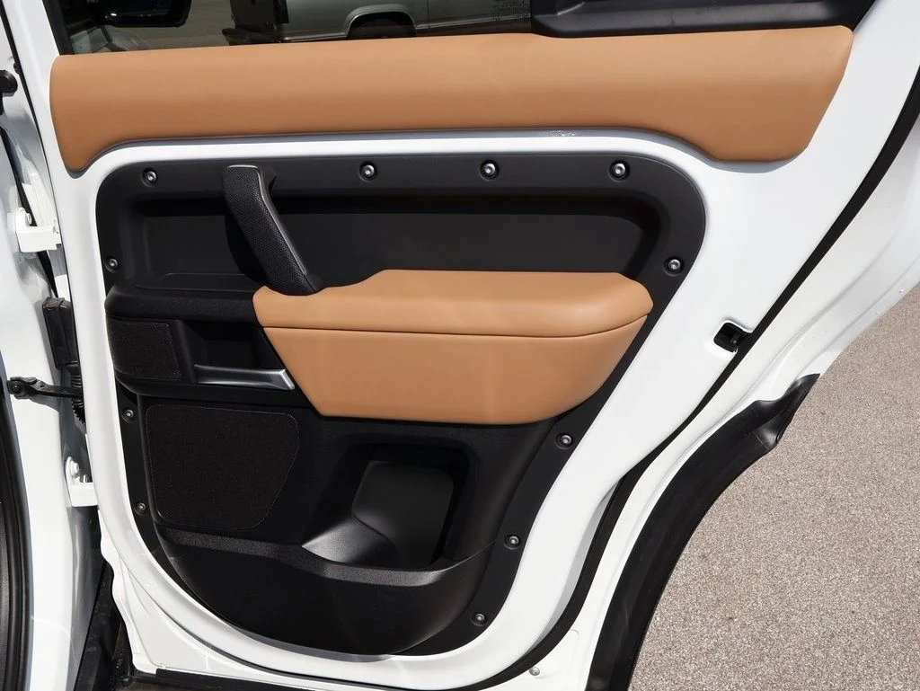 2025 Land Rover Defender V8 - Photo 15