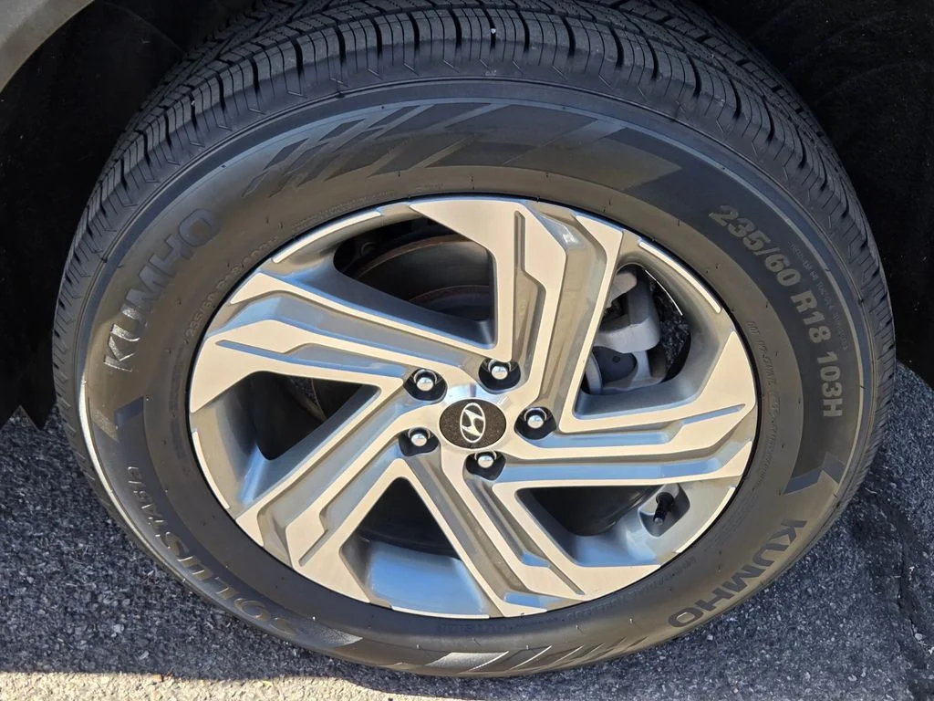 Used 2022 Gray Hyundai SEL image 11