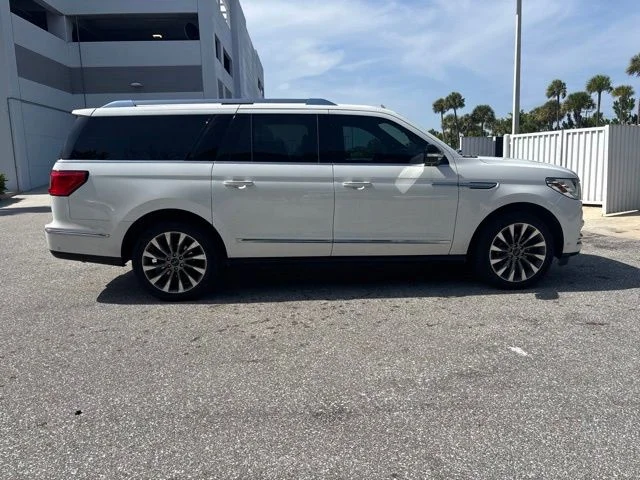 Used 2020 White Lincoln Reserve image 2