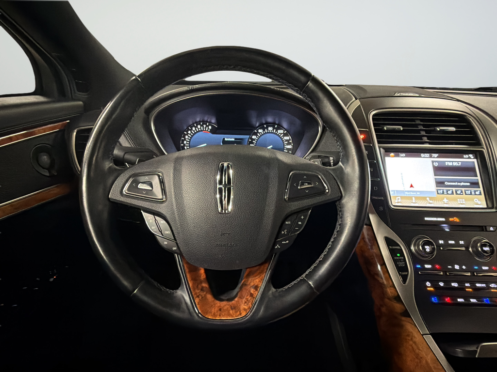 Used 2017 Gray Lincoln Reserve image 34