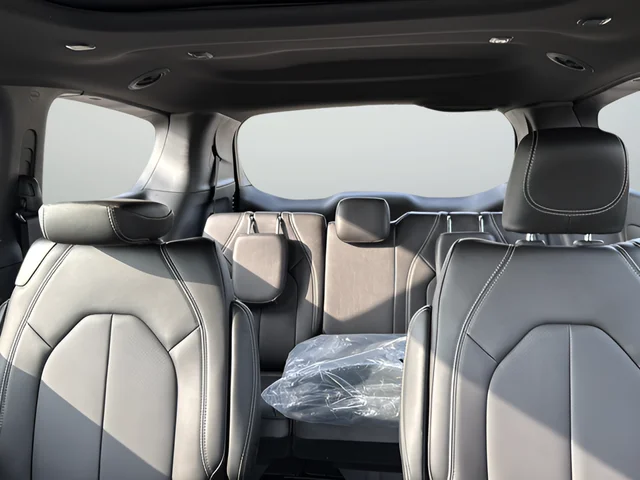 2026 Chrysler Pacifica Select - Photo 26