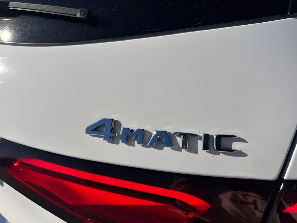 Used 2024 White Mercedes-Benz GLC 300 image 31