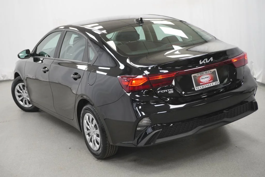 Used 2024 Black Kia LX image 13