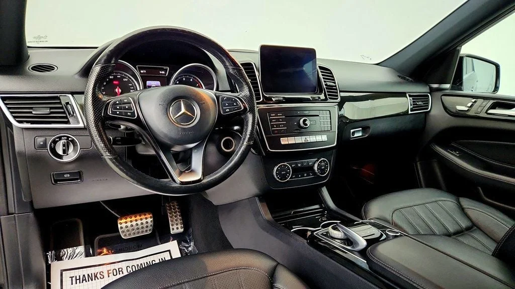 Used 2019 Black Mercedes-Benz GLE 400 4MATIC® SUV w/ Premium 1 & Parking Assist Pkgs image 12