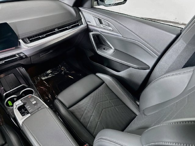 Used 2025 Blue BMW M35i image 25