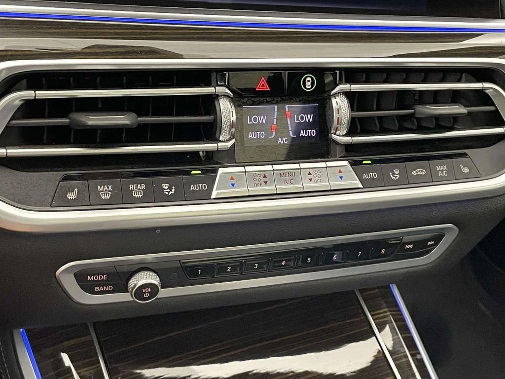 Used 2020 White BMW xDrive40i image 28