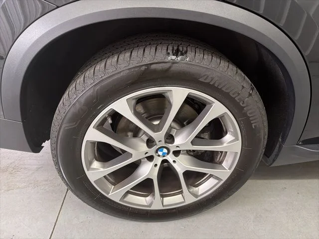 Used 2026 Black Sapphire Metallic BMW sDrive40i image 25