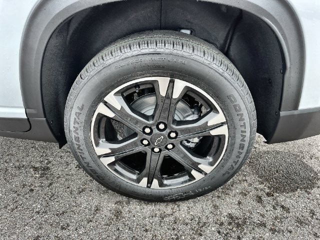 2027 Chevrolet Traverse LT - Photo 25