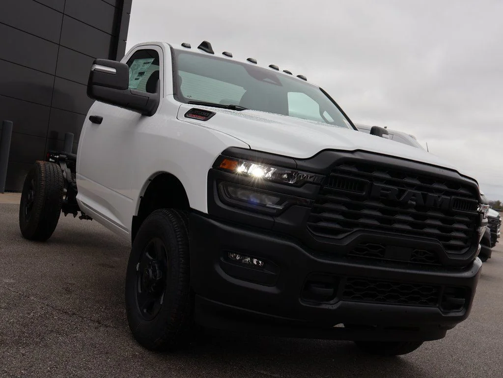 2026 RAM 3500 Chassis Tradesman - Photo 6