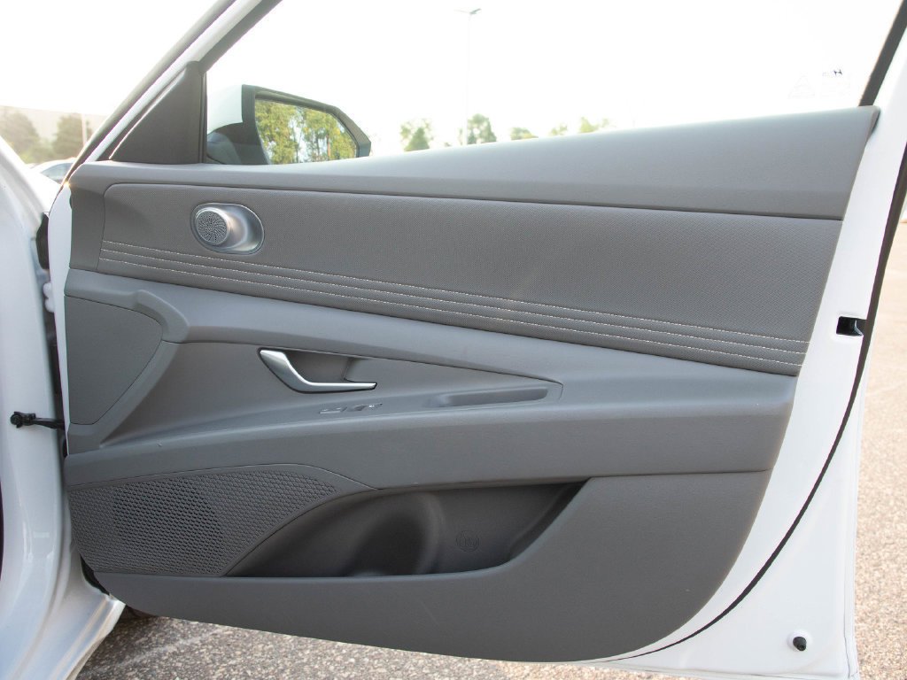 Certified Used 2025 Serenity White Hyundai SEL Convenience IVT image 12