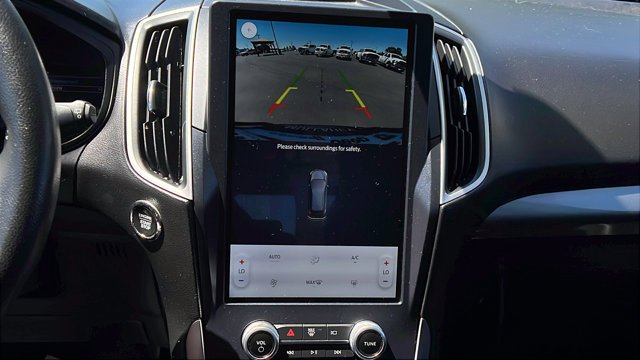 Used 2022 Gray Ford SE image 23