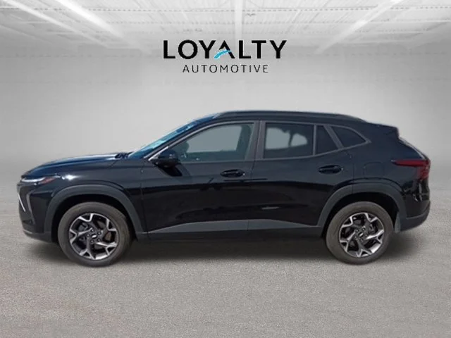 Used 2025 Black Chevrolet LT image 2