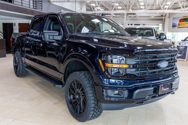 New 2026 Blue Metallic Ford XLT image 4