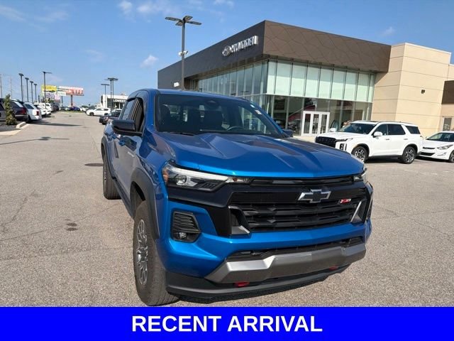 Used 2023 Blue Chevrolet Z71 image 3