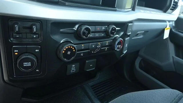 New 2026 Oxford White Ford F-450® XL image 15
