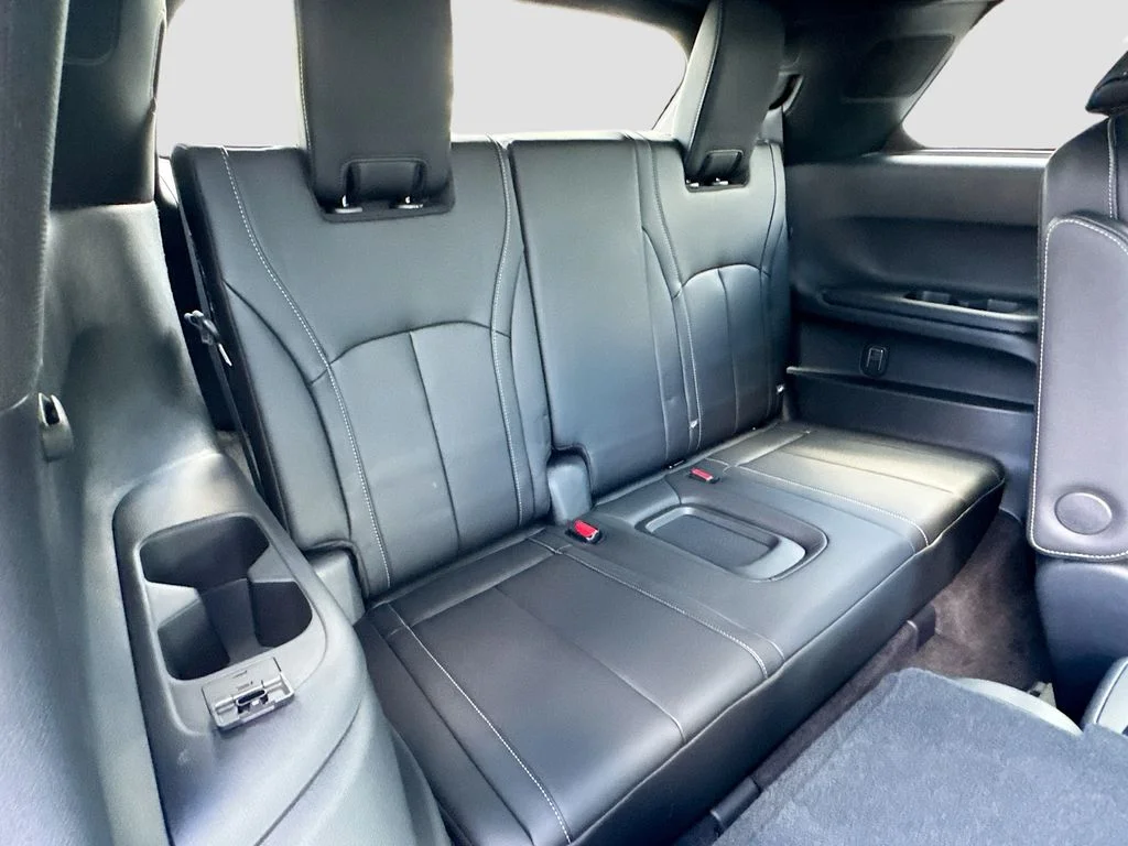New 2027 2T RAD WHT INFINITI Sport AWD image 29