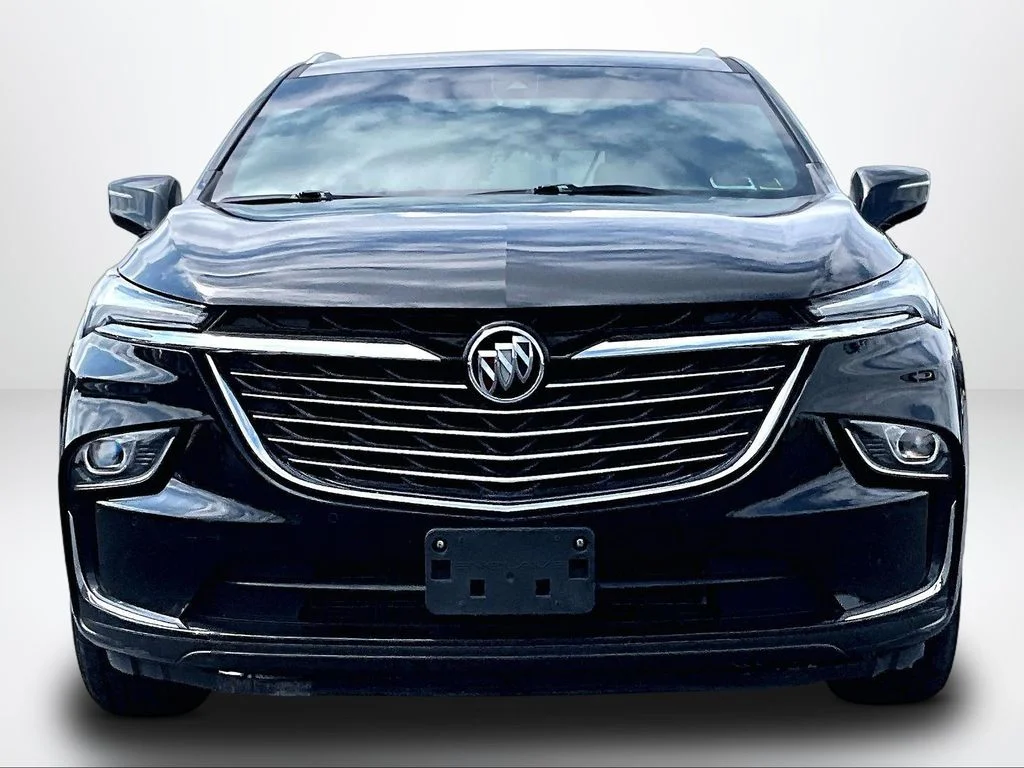 Used 2023 Black Buick Essence image 3