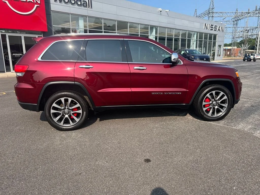 Used 2018 Red Jeep Limited image 8