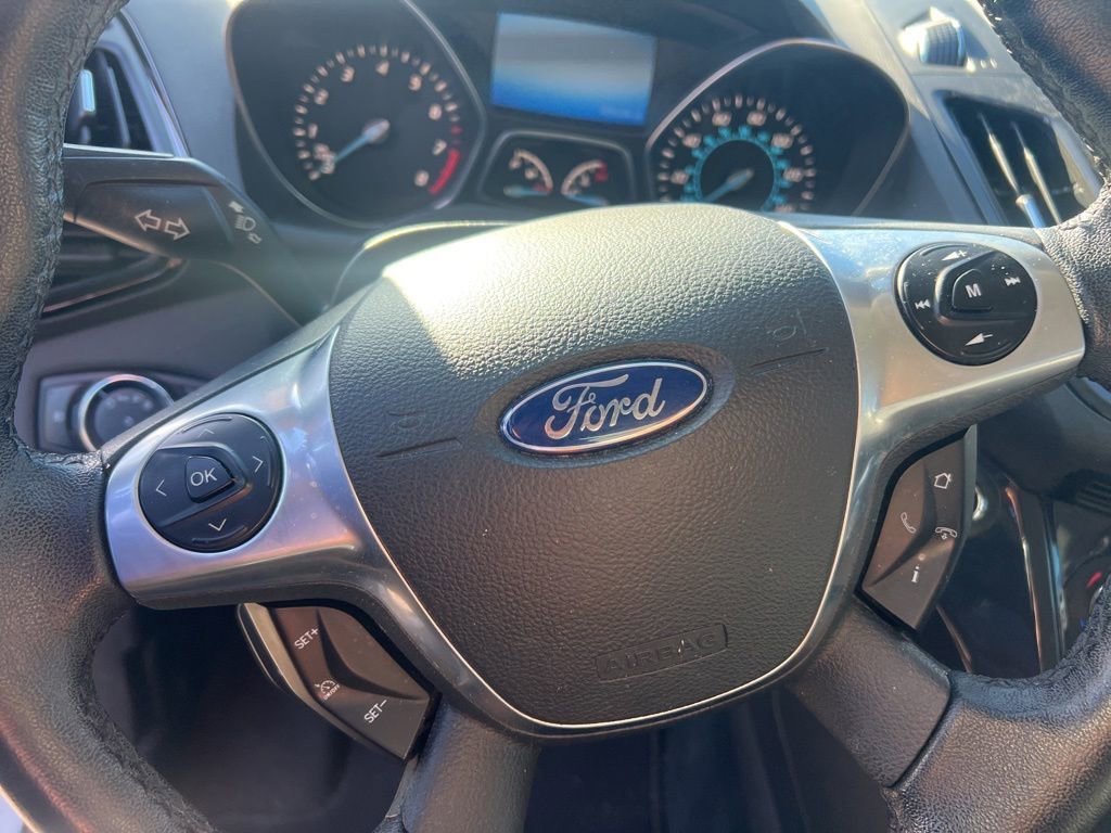 Used 2014  Ford Titanium image 26