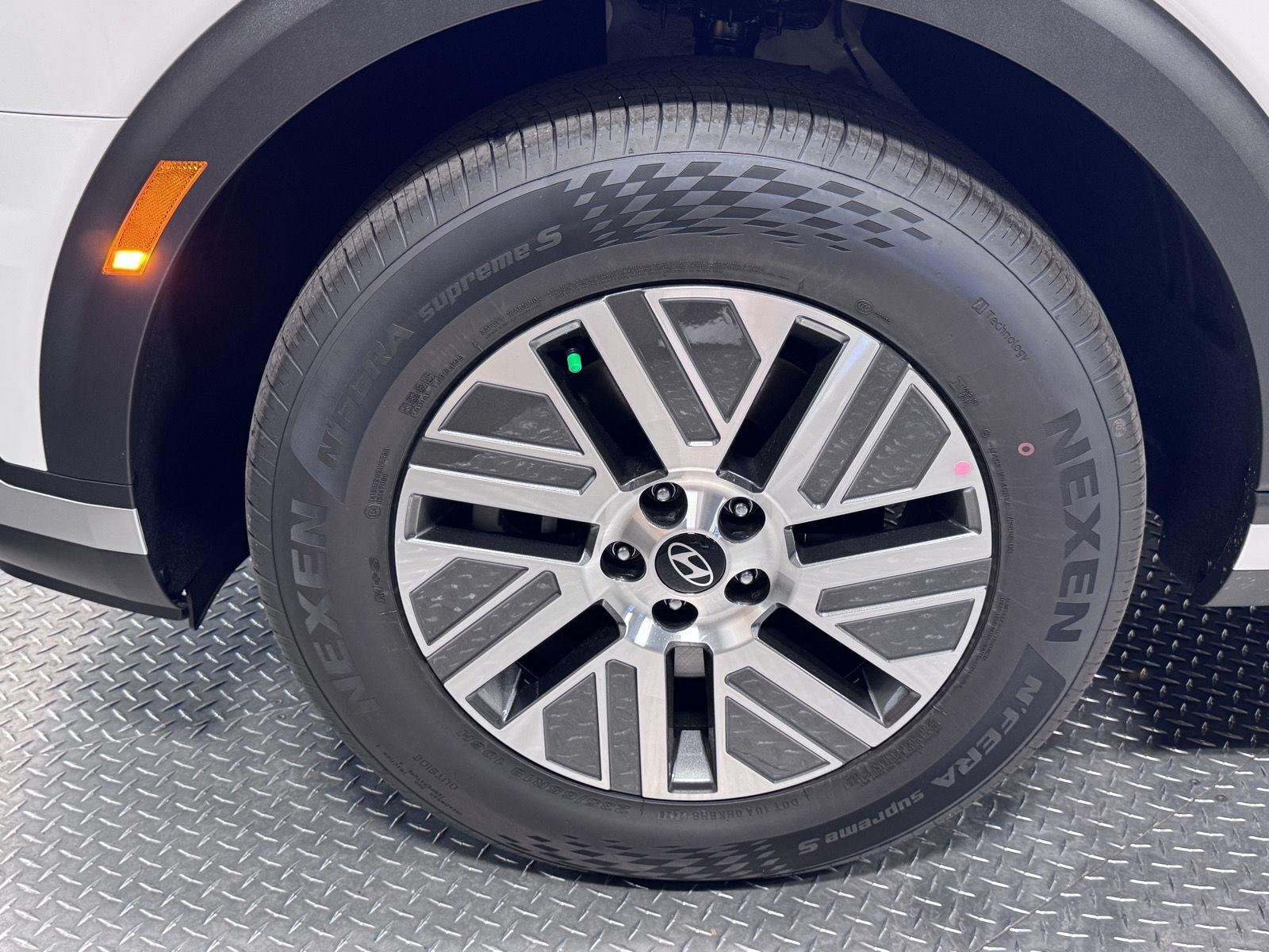 New 2027 Creamy White Pearl Hyundai SEL 7P image 20
