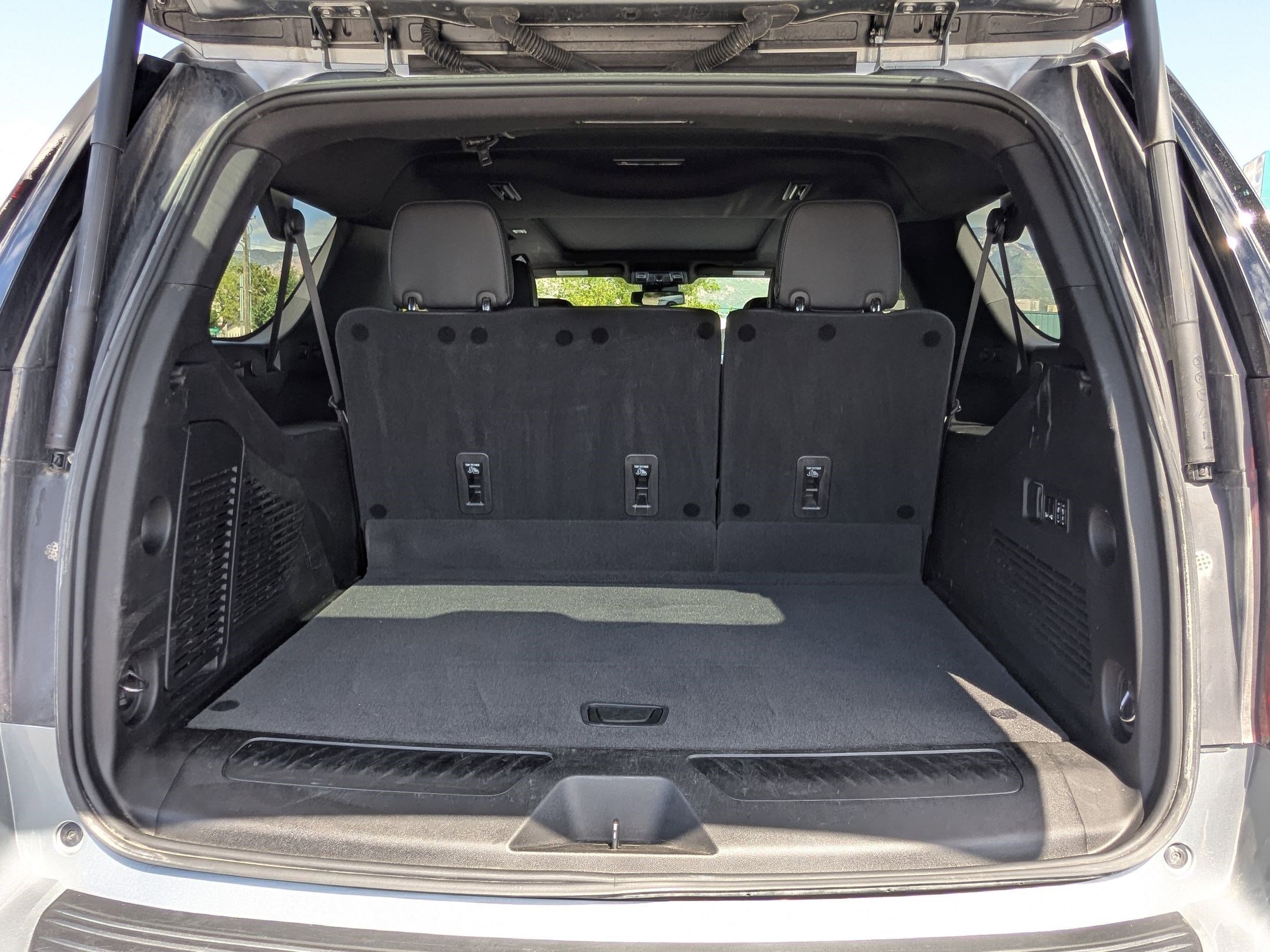 Used 2023 Sterling Metallic GMC SLT image 32