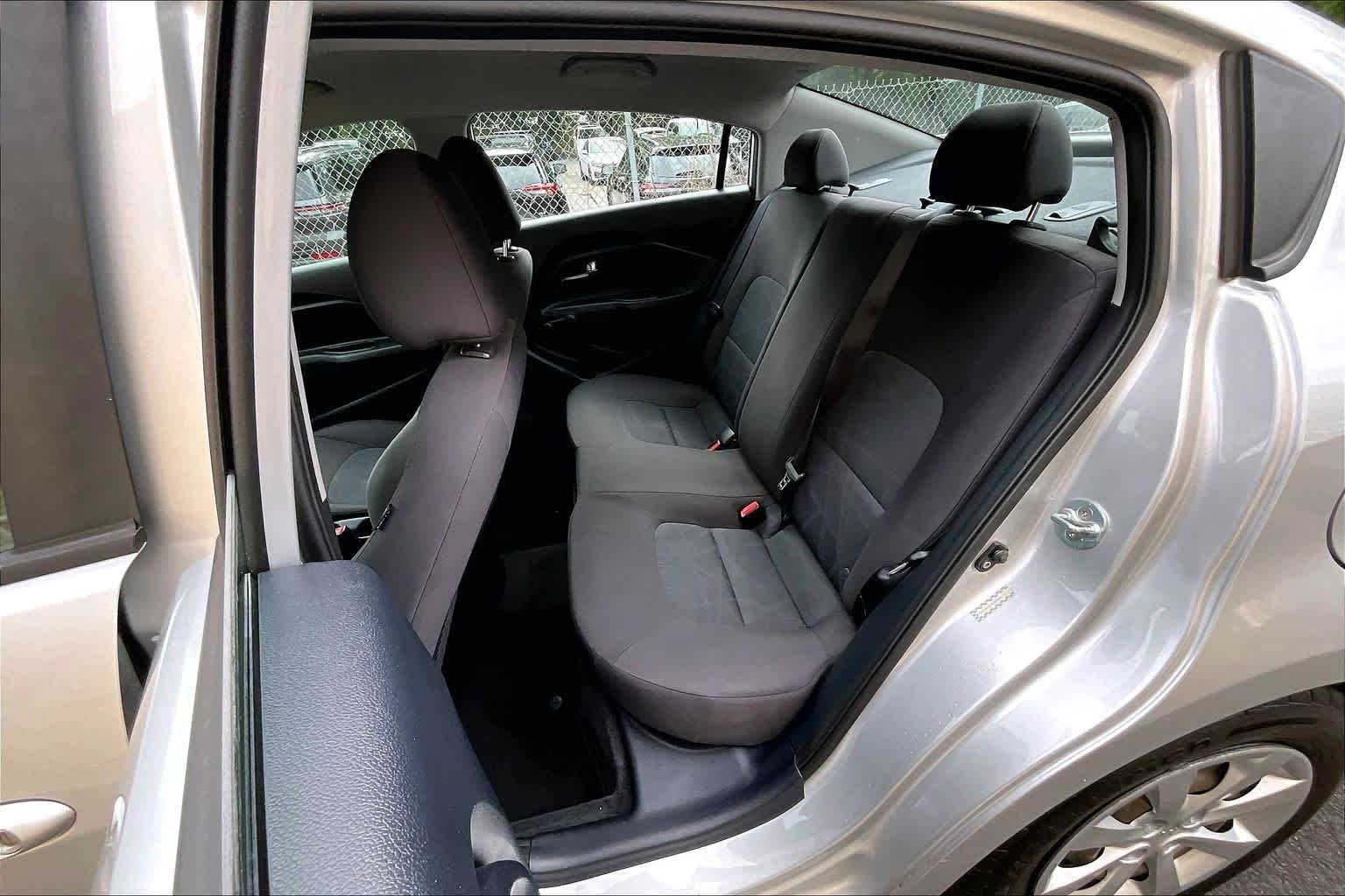 Used 2016 Bright Silver Metallic Kia LX image 20