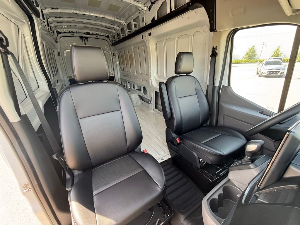 New 2026 Oxford White Ford Cargo Van image 45